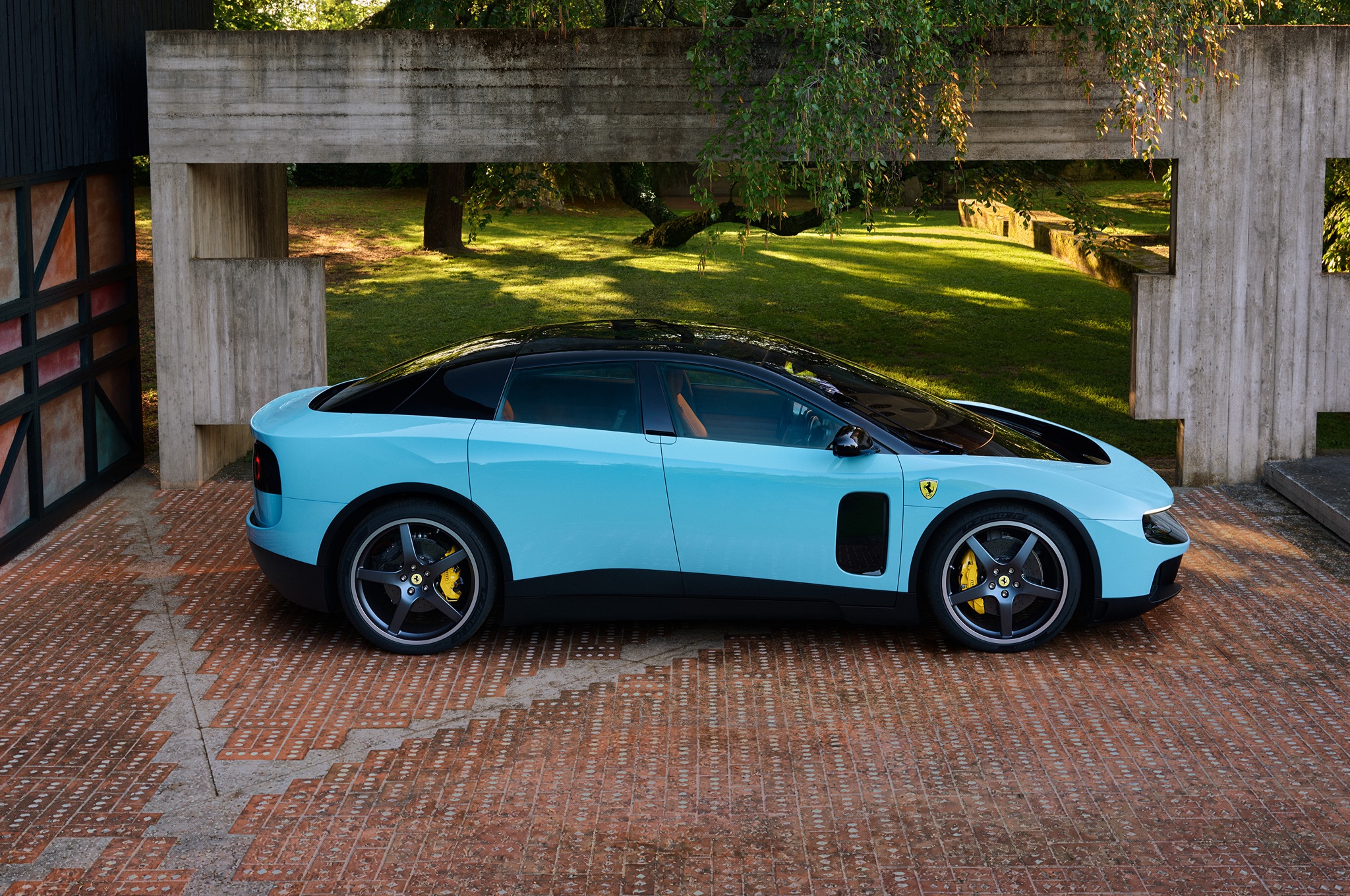 Ferrari Luce